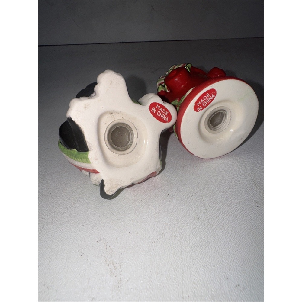 Salt And Pepper‎ Shaker. A Black And White Bulldog Wearing A Plaid Sweater. - Picture 5 of 5